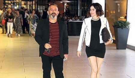 Cem Yılmaz: "Defne Samyeli'yi uzaktan görür ve hayranlıkla bakardım"