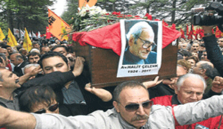 "Üç fidanımız vardı, yanına bir çınar getirdi"