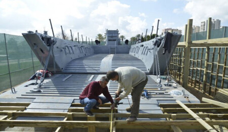 Özel uçakla gelen heyetin bir kısmı, ‘Ertuğrul Gemisi Müze Projesi’ için KKTC’deydi