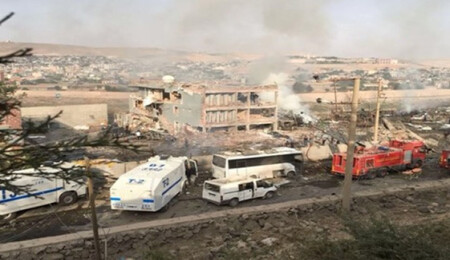 Cizre'de polis kontrol noktasına bombalı saldırı