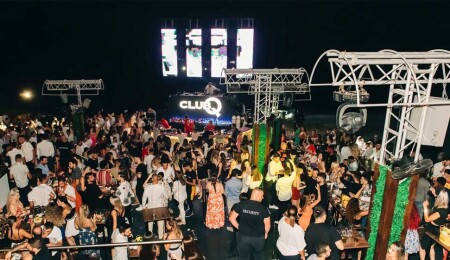 Q Club, yaza ‘merhaba’ dedi