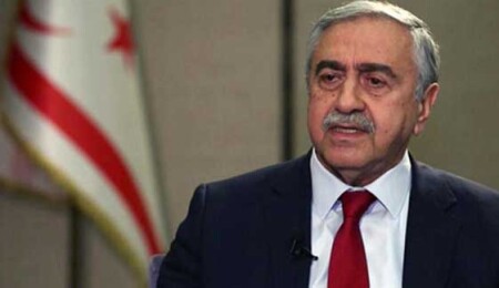 Cumhurbaşkanı Akıncı İrsen Küçük'ün eşini arayarak taziyelerini iletti