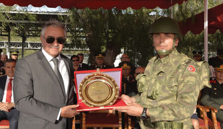 Cumhurbaşkanı Akıncı, 1. Piyade Alay Komutanlığı Sancak Devir-Teslim törenine katıldı