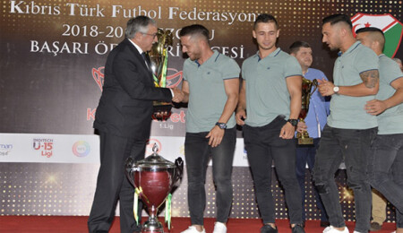 Cumhurbaşkanı Akıncı, Kıbrıs Türk Futbol Federasyonu 2018-2019 Sezonu Başarı Ödülleri Töreni'ne katıldı