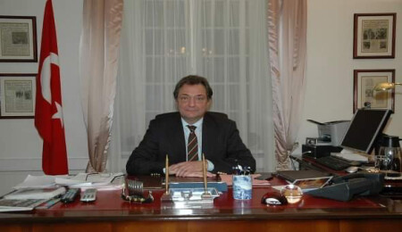 Eski Büyükelçi Türkmen’den Akıncı’ya destek: “Kıbrıs Türkünü rahat bırakınız”