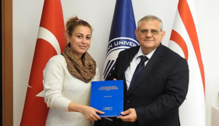 DAÜnün yabancı öğrencisinden Türkçe tez