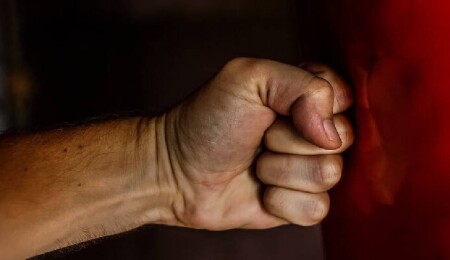 Lefkoşa’da sarhoş kişi polisi darbetti!