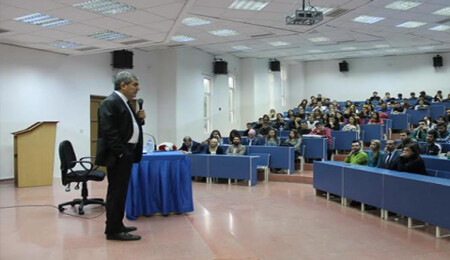Prof. Dr. Süheyl Batum DAÜ'de konferans verdi