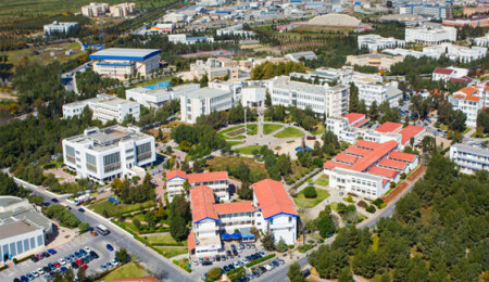 DAÜ giriş ve burs sınavı Pazartesi günü yapılıyor