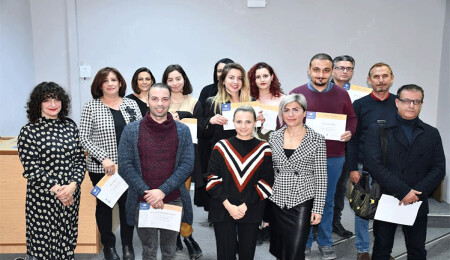 DAÜ-SEM İngilizce kurslarını başarıyla tamamlayanlara belgeleri verildi