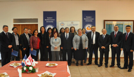 DAÜ, öğrenci muhaceret işlemlerinde görev alan personele sertifika töreni düzenledi