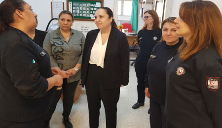 Denktaş, cezaevi ziyaretinde vurguladı: "Bir ülkenin medeniyet seviyesi kadına verdiği değerle ölçülür"