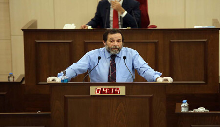 Denktaş: “Yanlış bir karar virüste ‘patlamaya' yol açabilir”