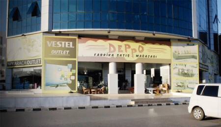 "Deppo Mağaza"da indirim çılgınlığına halktan büyük ilgi