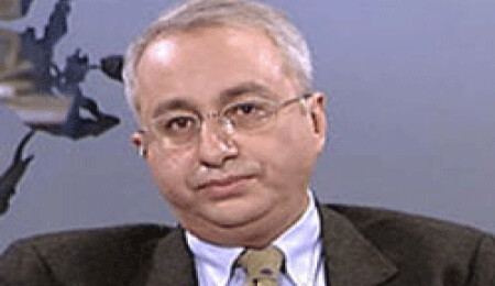 Sazak: "Akdeniz'de sular ısınıyor, Piri Reis, Kuzey Kıbrıs'a yol alıyor"