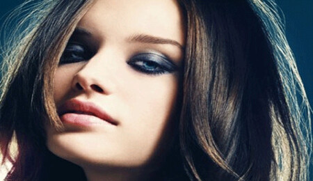 Dumanlı göz makyajı nasıl yapılır?