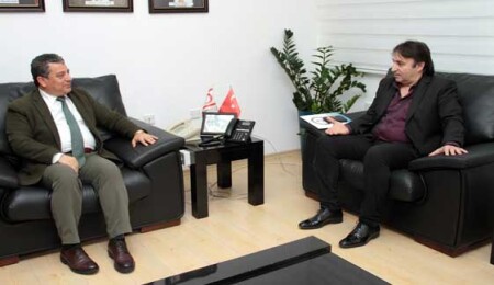 Dürüst: "Araç kullanırken cep telefonu ile konuşmanın cezası yükseltiliyor"