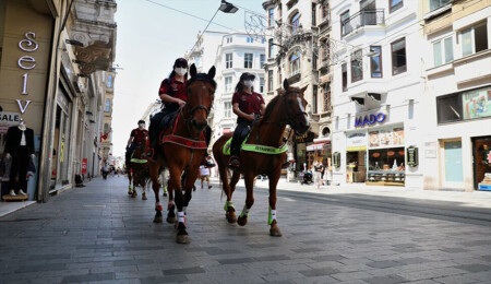 Türkiye'de turistlere hafta sonu sokağa çıkma yasağı yok