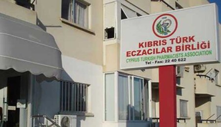 Süzal: "Eczacılık mesleğinin geleceği tehdit altındadır"