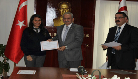 Eğitim Bakanlığı, IGCSE sınavlarında dünya birincisi olan öğrencileri ödüllendirdi