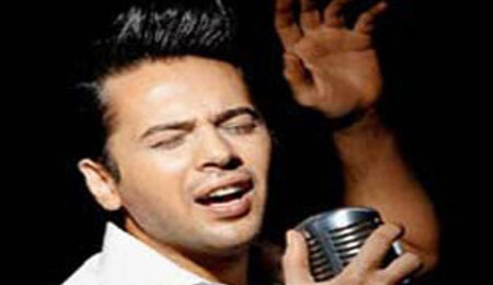 Emre Altuğ sevgililer için söyledi