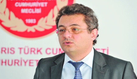 Erhürman: "Ciddiyetsizlik artık laubalilik boyutuna ulaştı!"