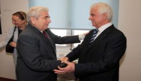 Kıbrıs Türk tarafının mülkiyetle ilgili önerileri Rum basınında 