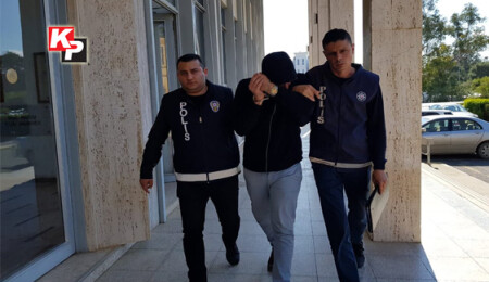 Eşini sokak ortasında döven adam tutuklandı 