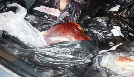 Gönyeli'de Belediye ekipleri kaçak etlere el koydu
