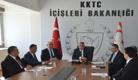 Yurtdışında yaşayan KKTC vatandaşlarının e-kimlik başvurusu yapabilmesi için 8 temsilcilikte daha altyapı kuruluyor