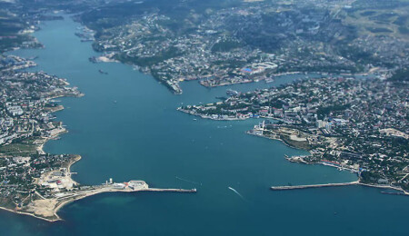 Kırım'da gece boyu patlamalar yaşandı: Kerç Köprüsü kapatıldı