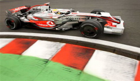 En uzun pistte Hamilton pole'de
