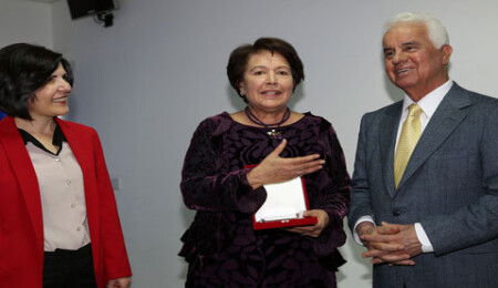 Fatma Azgın'a Hizmet Onur Ödülü verildi