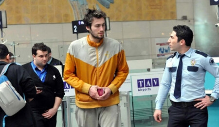 Fenerbahçe ve Beşiktaş'ta oynamıştı şimdi Atatürk Havalimanı'nda yaşıyor