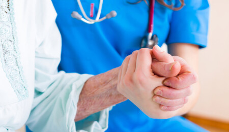 Vücudunuz felç geçirmeden önce sizi uyarıyor