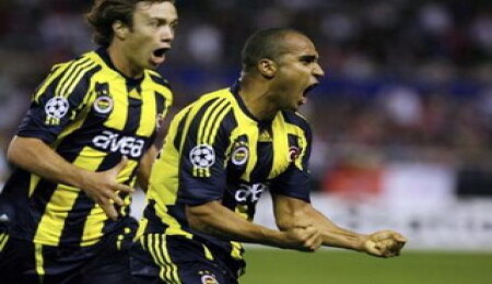 Fener 10 kişiyle 2-0