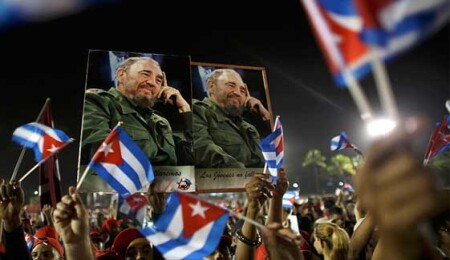 Raul Castro: "Sokaklara, anıtlara Fidel adının verilmesini yasaklayacağız"