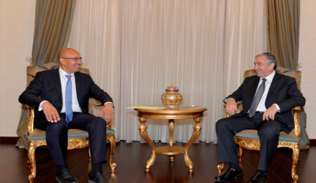 Akıncı Fransanın Avrupa İşlerinden Sorumlu Devlet Bakanı Harlem Désiri kabul etti