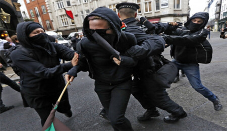 Londra'da G8 protestosu