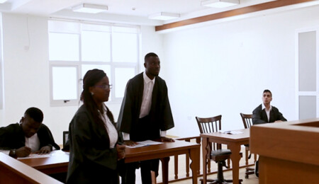 GAÜ ek yerleştirmelerde hukuk fakültesini tercih eden adaylara, ilk 3 tercihlerinde yüzde 25 burs imkanı sağlıyor