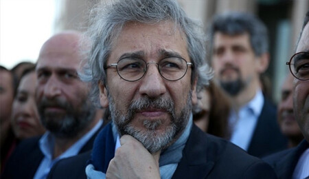Gazeteciler Can Dündar ile İlhan Tanır için kırmızı bülten kararı