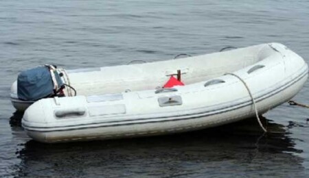 Gazimağusa'da su alan zodyağın içindekiler yüzerek kurtuldu