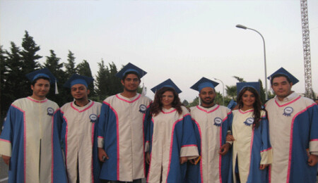 Gençturkcell Kıbrıs, DAÜ mezunlarına sürpriz bir armağan sundu