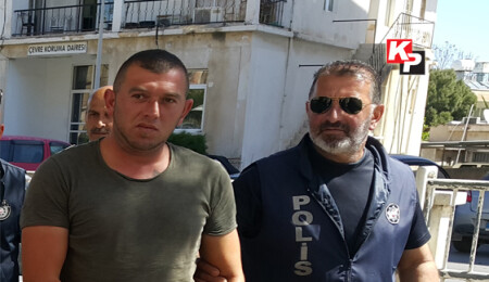 Gece kulübü park yerinde bıçağı sapladı, husumeti olduğunu söyledi