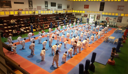 Girne Avrasya Taekwondo Merkezi'nde "Cahit Bozatlı Hyong/Pumse/Kata Şampiyonası" gerçekleştirildi