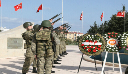 Kumsal Baskını Şehitleri Anıtı'nda tören