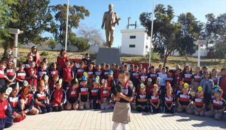 Gönyeli İlkokulu 1'inci sınıf öğrencilerinden Okuma Bayramı etkinliği
