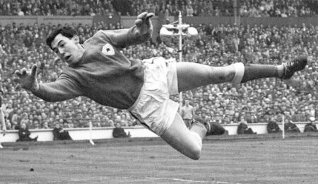 Gordon Banks: 'Yüzyılın kurtarışıyla' Pele'ye gol izni vermeyen efsanevi İngiliz kaleci