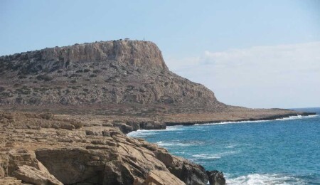 Rum deniz ve liman polisi, bir sürat teknesini ateş açarak durdurdu