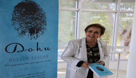 Gülgün Serdar, yeni kitabı Dokunun tanıtım ve imza gününde okuyucularıyla buluştu